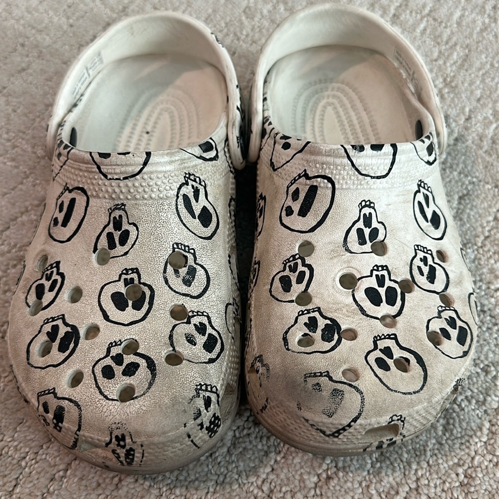 Boys croc size 2